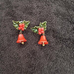 Vintage Plastic Christmas Holly Bell Berry Screw On Earrings